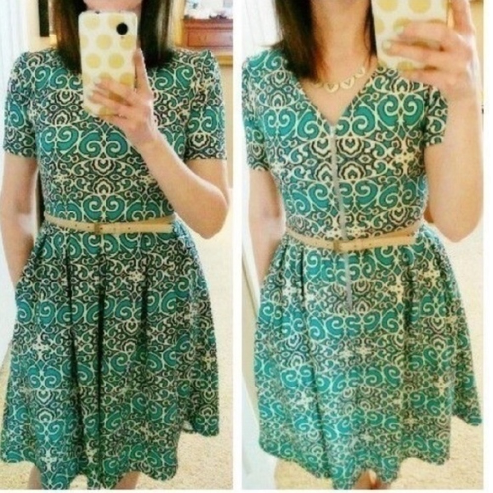 New LuLaRoe Black With Tropical Lily Flowers Amelia Fit Flare Skater Dress Sz M - Picture 14 of 17